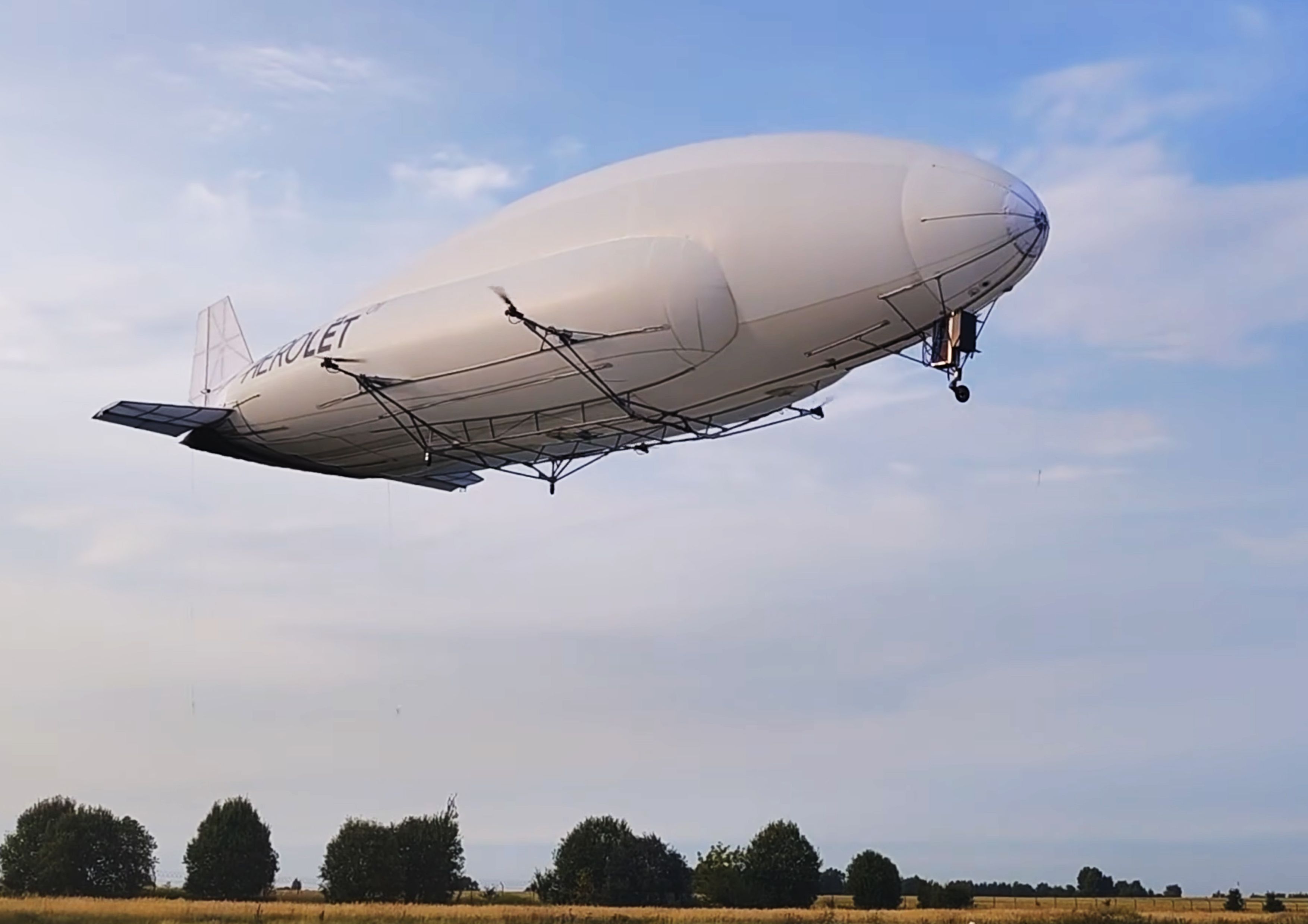 Hybrid Airship AEROLYOT-01 Flight Tests Demonstrate Successful Hover